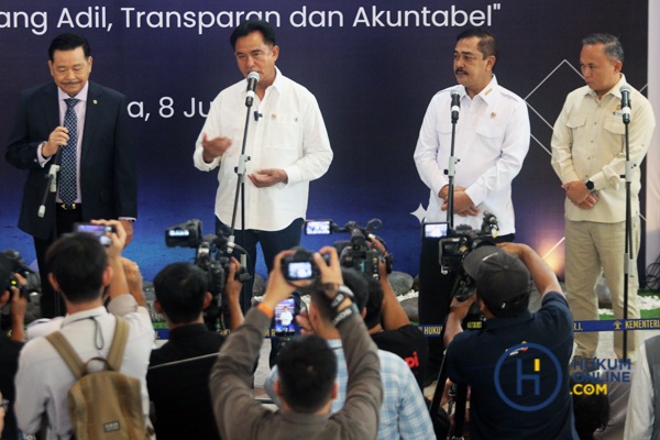 Menko Yusril Perketat Pengawasan Imigrasi dan Pemasyarakatan, Libatkan BPK hingga KPK